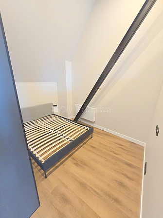 Fasādes māja, renovēta māja, ieeja no ielas, kāpņu telpa pēc kosmētiskā remonta, logi Rīga - foto 12