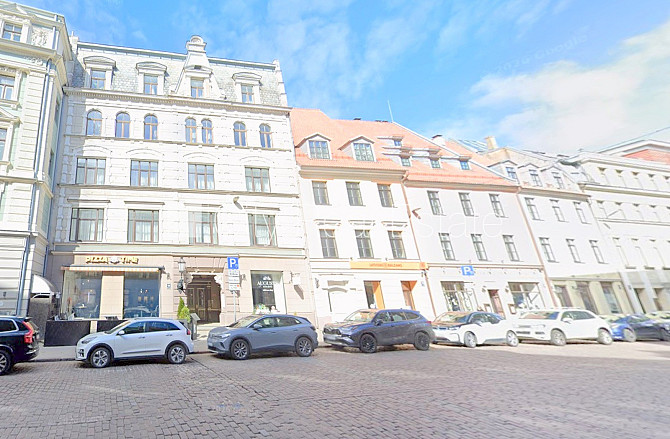 Fasādes māja, renovēta māja, ieeja no ielas, kāpņu telpa pēc kosmētiskā remonta, logi Rīga - foto 14