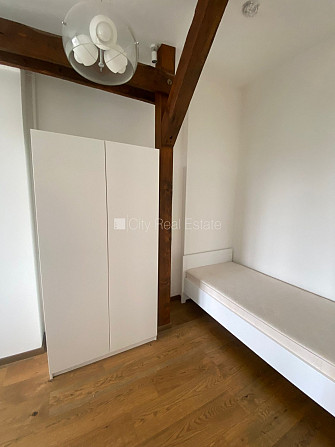 Fasādes māja, ir lifts, kāpņu telpa pēc kapitālā remonta, terase 13 m2, logi vērsti mājas Rīga - foto 10