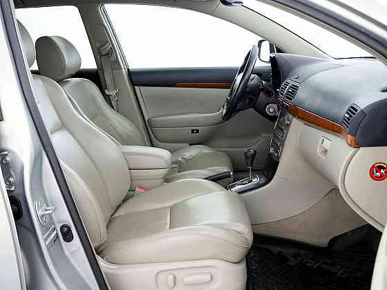 Toyota Avensis Luxury ATM 2.4 120kW Tallina