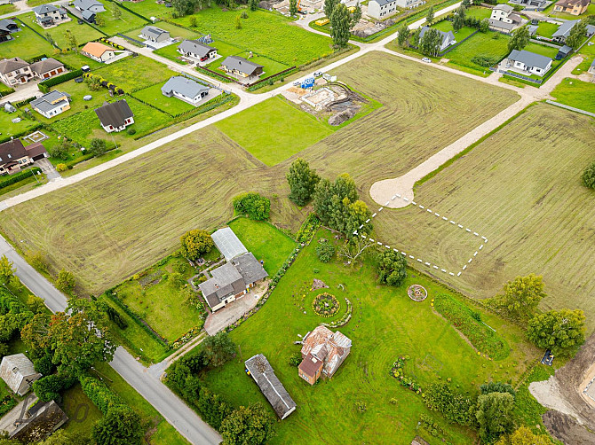 Pārdošanā līdzens zemes gabals klusā privātmāju rajonā, 
Apkārtējo apbūvi galvenokārt Jelgava un novads - foto 9