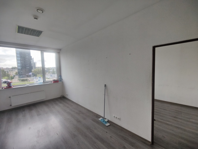Iznomā biroja telpas Skanstē.  Pieejamas 3 telpas. Katra 17 kvm, vidējā telpa caurstaigājama.  Iespē Рига - изображение 5