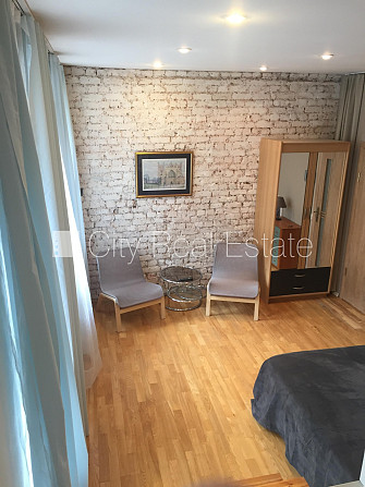 Fasādes māja, renovēta māja, ieeja no ielas, kāpņu telpa pēc kapitālā remonta, Rīga - foto 2