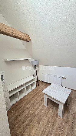 Fasādes māja, slēgts pagalms, mansards, kāpņu telpa pēc kosmētiskā remonta, istabas Rīga - foto 8