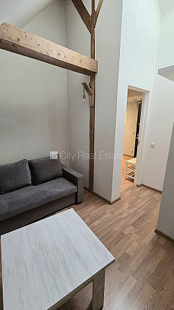 Fasādes māja, slēgts pagalms, mansards, kāpņu telpa pēc kosmētiskā remonta, istabas Rīga - foto 11