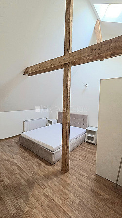 Fasādes māja, slēgts pagalms, mansards, kāpņu telpa pēc kosmētiskā remonta, istabas Rīga - foto 2
