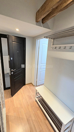 Fasādes māja, slēgts pagalms, mansards, kāpņu telpa pēc kosmētiskā remonta, istabas Rīga - foto 17