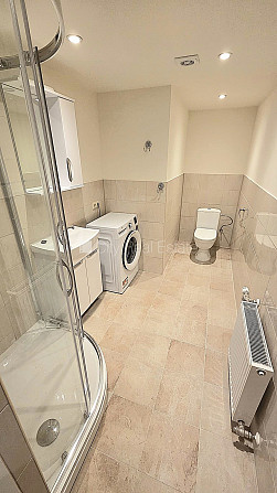 Fasādes māja, slēgts pagalms, mansards, kāpņu telpa pēc kosmētiskā remonta, istabas Rīga - foto 15