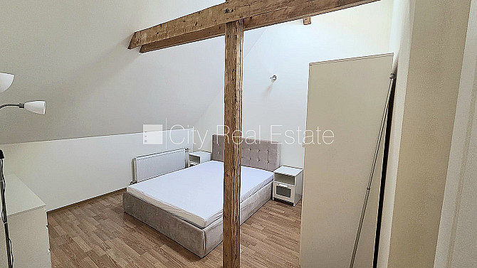 Fasādes māja, slēgts pagalms, mansards, kāpņu telpa pēc kosmētiskā remonta, istabas Rīga - foto 1