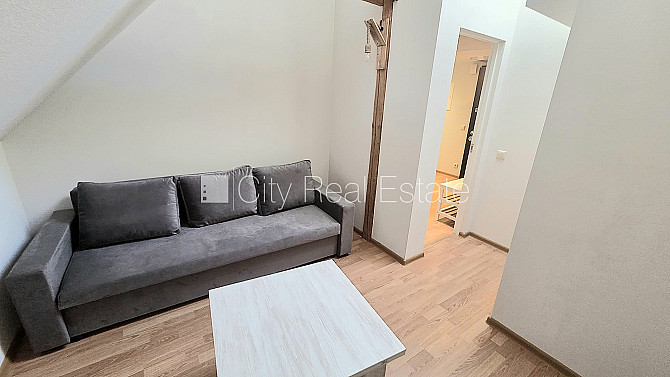 Fasādes māja, slēgts pagalms, mansards, kāpņu telpa pēc kosmētiskā remonta, istabas Rīga - foto 6