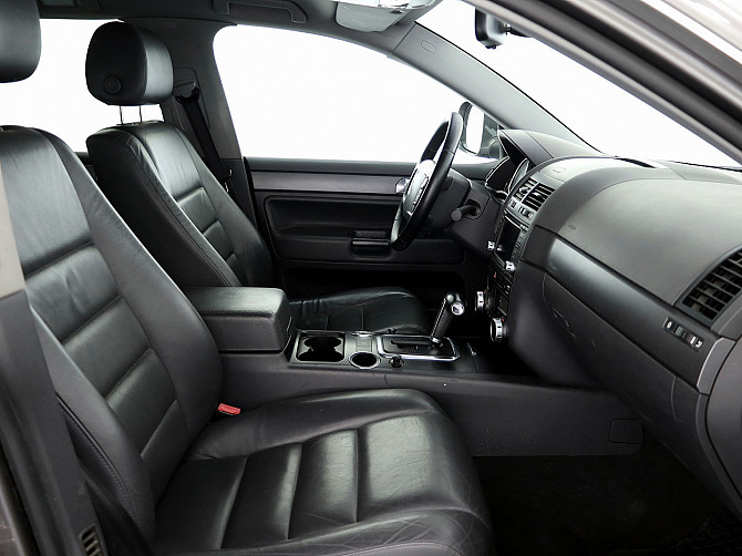 Volkswagen Touareg Highline Facelift ATM 3.0 TDI 165kW Tallina - foto 6