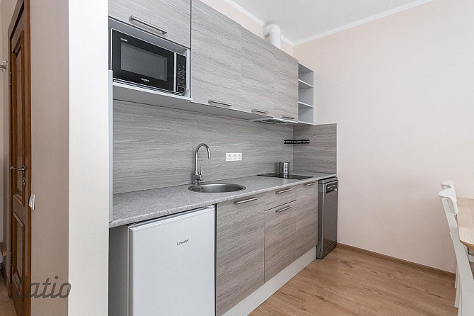 Gaišs un saulains studio tipa dzīvoklis jaunajā projektā, pilnībā gatavs dzīvošanai vai izīrēšanai.  Рига - изображение 5