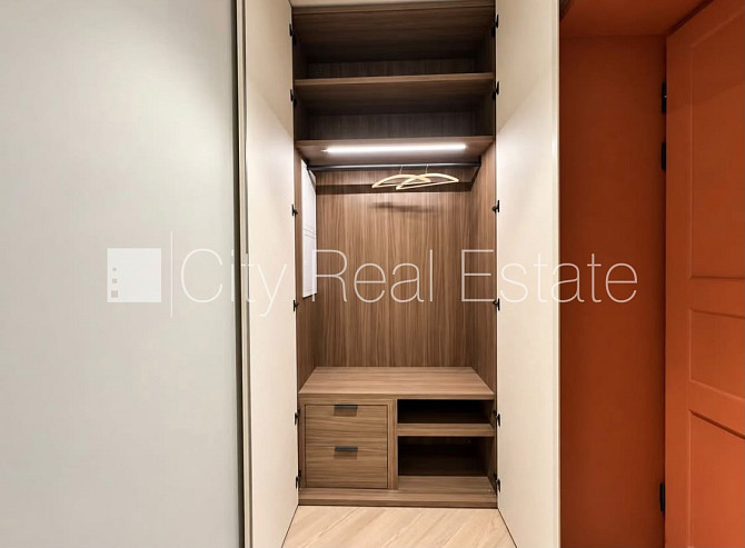 Renovēta māja, labiekārtots apzaļumots pagalms, slēgts pagalms, ir lifts, viesistaba, virtuve, Rīga - foto 9