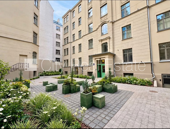 Renovēta māja, labiekārtots apzaļumots pagalms, slēgts pagalms, ir lifts, viesistaba, virtuve, Rīga - foto 12