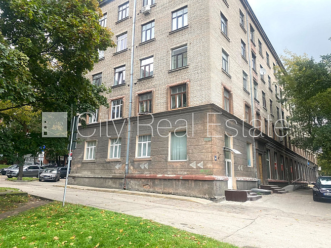 Vieta automašīnai, istabas izolētas, centrālā apkure, plastikāta stikla pakešu logi, metāla Rīga - foto 14