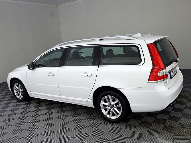 Volvo V70 Summum Facelift ATM 2.0 D5 133kW Tallina - foto 4