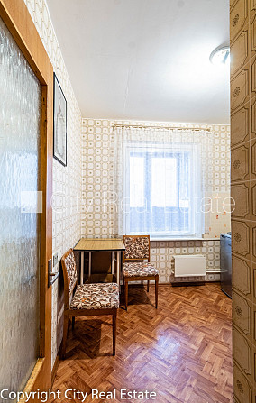 Fasādes māja, paneļu māja, vieta automašīnai, ieeja no ielas, kāpņu telpa pēc kosmētiskā Rīga - foto 8