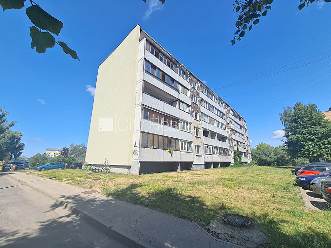 Fasādes māja, paneļu māja, vieta automašīnai, ieeja no ielas, kāpņu telpa pēc kosmētiskā Rīga - foto 15