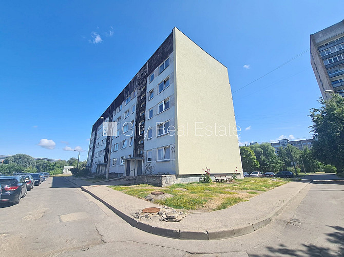 Fasādes māja, paneļu māja, vieta automašīnai, ieeja no ielas, kāpņu telpa pēc kosmētiskā Rīga - foto 16