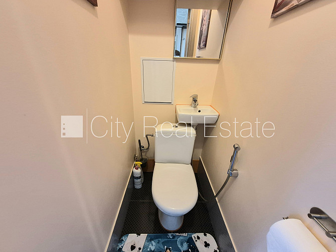 Ir lifts, kāpņu telpa pēc kosmētiskā remonta, istaba izolēta, centrālā apkure, jauna Rīga - foto 10
