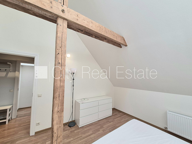 Fasādes māja, slēgts pagalms, mansards, kāpņu telpa pēc kosmētiskā remonta, istabas Rīga - foto 7