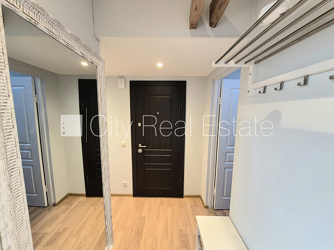 Fasādes māja, slēgts pagalms, mansards, kāpņu telpa pēc kosmētiskā remonta, istabas Rīga - foto 15