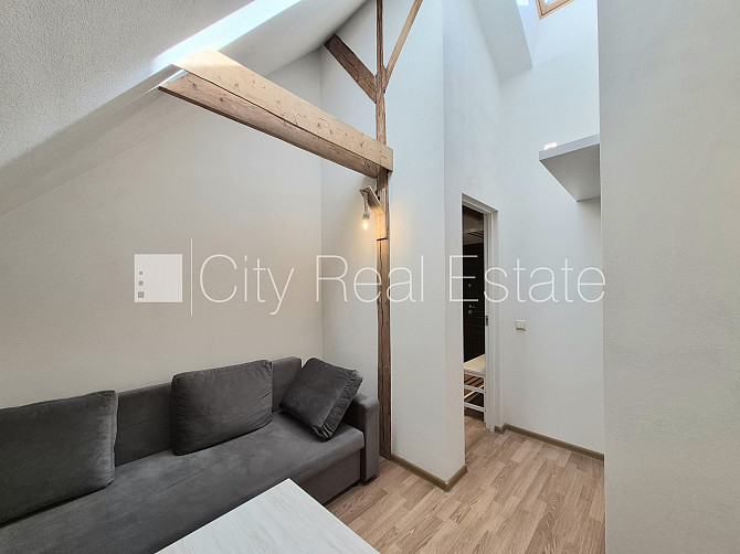 Fasādes māja, slēgts pagalms, mansards, kāpņu telpa pēc kosmētiskā remonta, istabas Rīga - foto 4