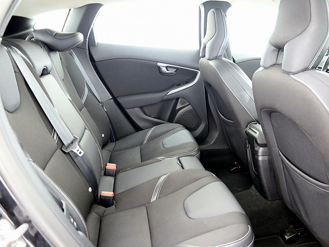 Volvo V40 Summum 2.0 D4 140kW Таллин - изображение 7