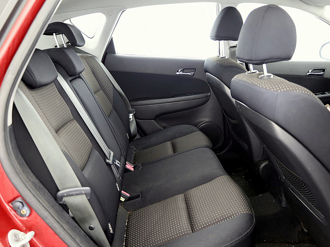 Hyundai i30 Elegance ATM 1.6 90kW Tallina - foto 7