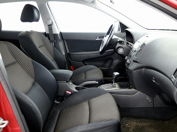 Hyundai i30 Elegance ATM 1.6 90kW Tallina - foto 6