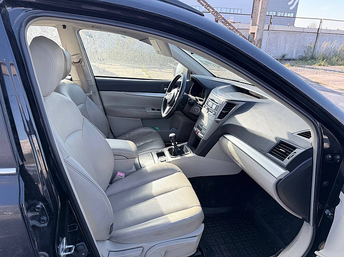 Subaru Outback Comfort AWD 2.0 TD 110kW Tallina - foto 6