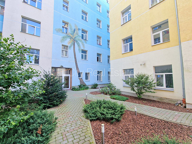 Fasādes māja, renovēta māja, slēgts pagalms, ieeja no ielas un pagalma, kāpņu telpa pēc Rīga - foto 19