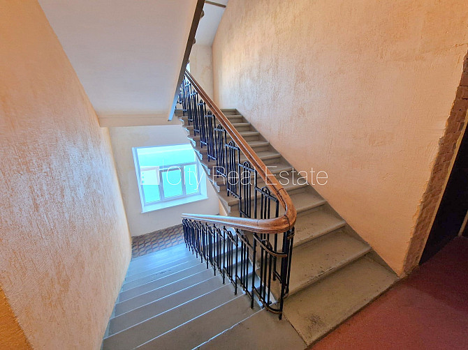 Fasādes māja, renovēta māja, slēgts pagalms, ieeja no ielas un pagalma, kāpņu telpa pēc Rīga - foto 15