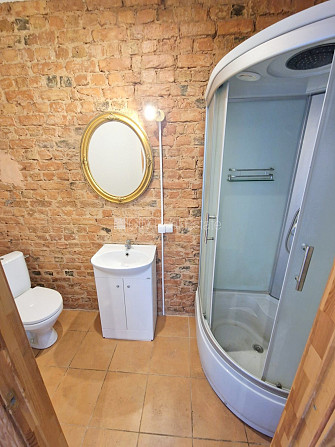 Fasādes māja, renovēta māja, slēgts pagalms, ieeja no ielas un pagalma, kāpņu telpa pēc Rīga - foto 10