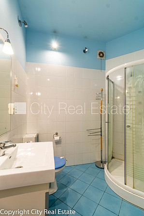 Projekts - Vīlipa 12, apsargāta teritorija, pagalmā bērnu spēļu laukums, ir lifts, balkons, Rīga - foto 12