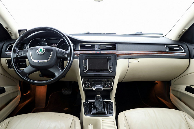 Skoda Superb Highline ATM 1.8 118kW Tallina - foto 5