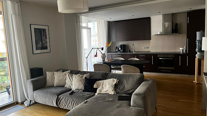 Pārdod 3 istabu dzīvokli projektā “Jaunā Teika” ar 2 lielām lodžijām. Virtuve ar iebūvēto tehniku... Rīga - foto 4