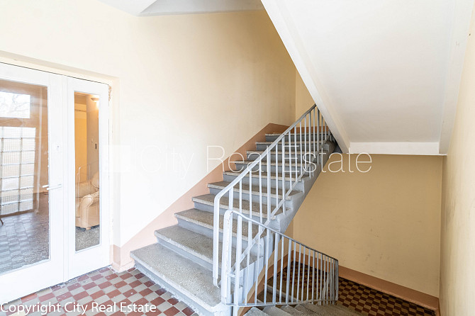 Slēgts pagalms, iežogota teritorija, vieta automašīnai, lodžija, guļamistabu skaits 2 gab., Jūrmala - foto 16