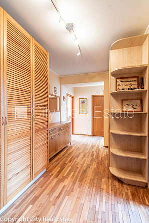 Slēgts pagalms, iežogota teritorija, vieta automašīnai, lodžija, guļamistabu skaits 2 gab., Jūrmala - foto 14