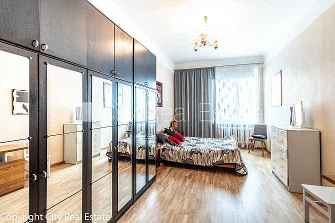 Fasādes māja, vieta automašīnai, guļamistabu skaits 3 gab., virtuve, centrālā apkure, Rīga - foto 2
