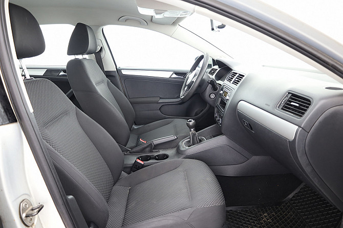 Volkswagen Jetta Comfortline 1.2 77kW Tallina - foto 6