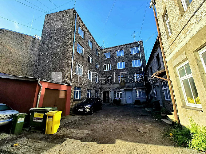 Pagalma māja, labiekārtots apzaļumots pagalms, slēgts pagalms, viena istaba izolēta, virtuve, Rīga - foto 19