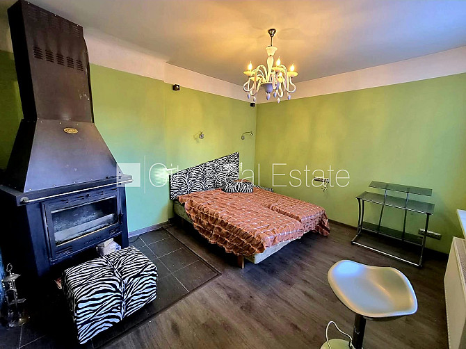 Pagalma māja, labiekārtots apzaļumots pagalms, slēgts pagalms, viena istaba izolēta, virtuve, Rīga - foto 1