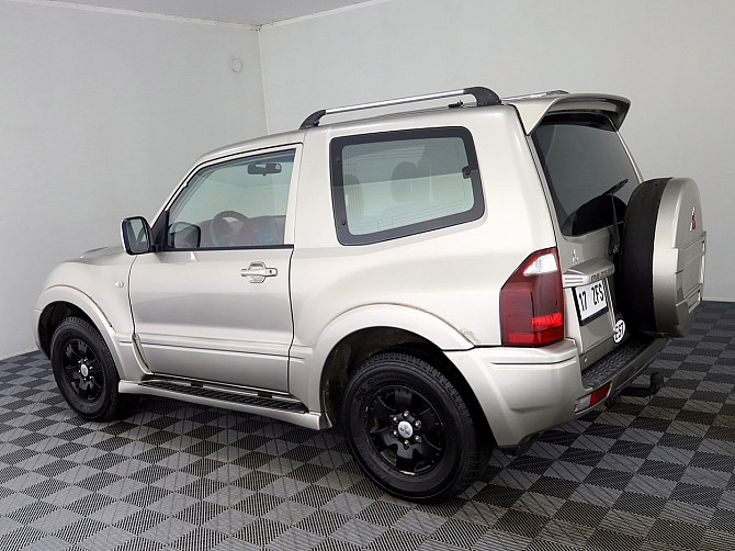Mitsubishi Pajero Luxury ATM 3.2 DI-D 118kW Tallina - foto 4