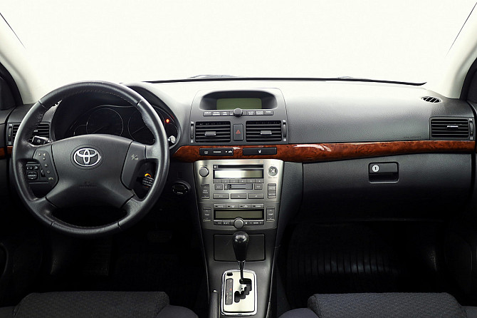 Toyota Avensis Linea Sol ATM 2.0 108kW Tallina - foto 5