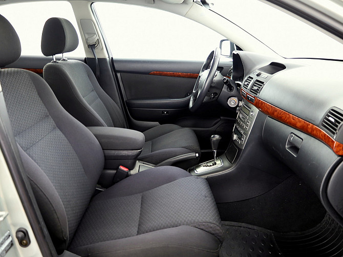 Toyota Avensis Linea Sol ATM 2.0 108kW Tallina - foto 6