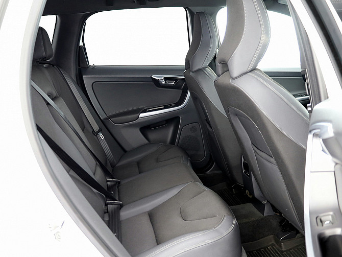 Volvo XC60 Summum Facelift ATM 2.4 D5 133kW Tallina - foto 7