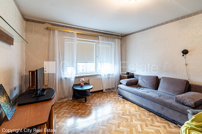 Fasādes māja, labiekārtota apzaļumota teritorija, vieta automašīnai, ir lifts, kāpņu telpa Rīga - foto 3