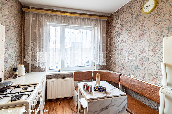 Fasādes māja, labiekārtota apzaļumota teritorija, vieta automašīnai, ir lifts, kāpņu telpa Rīga - foto 7