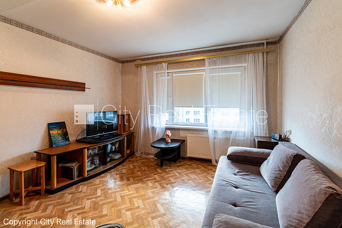 Fasādes māja, labiekārtota apzaļumota teritorija, vieta automašīnai, ir lifts, kāpņu telpa Rīga - foto 1